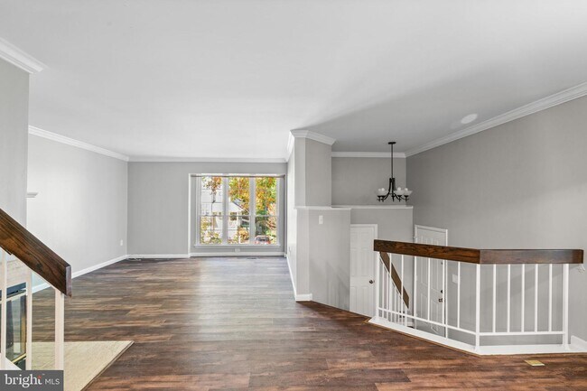 Building Photo - 8301 Linden Oaks Ct