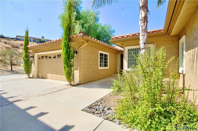 Building Photo - 30605 Sorrel Ln