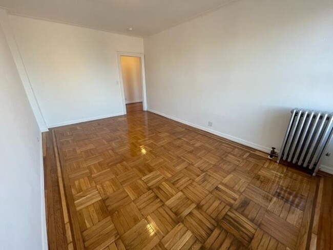 Foto del edificio - 1 bedroom in BRONX NY 10468