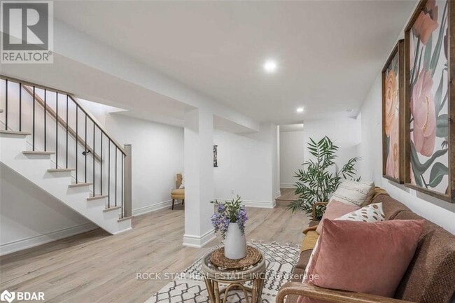 Building Photo - 1 Edward St