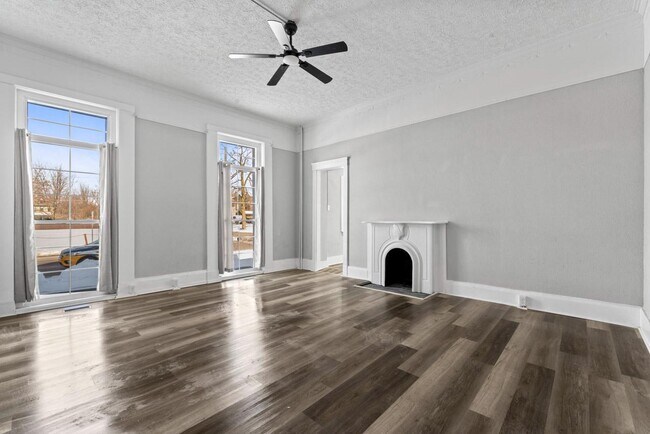 Foto del edificio - 621 E Main St