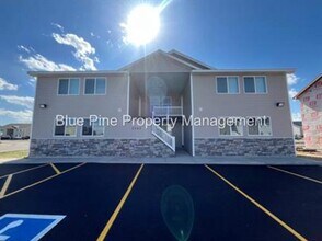 Building Photo - 3565 E Gample Ave