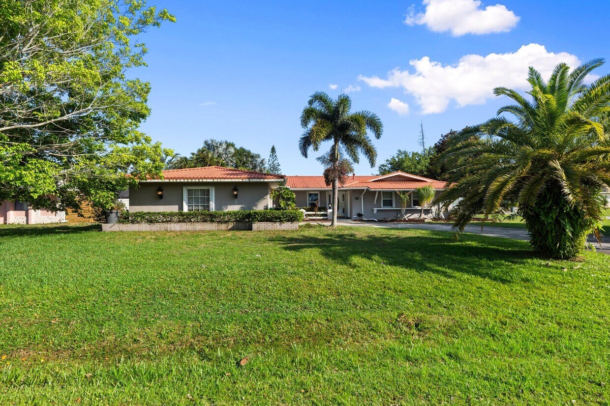 Foto principal - 184 NE Caprona Ave