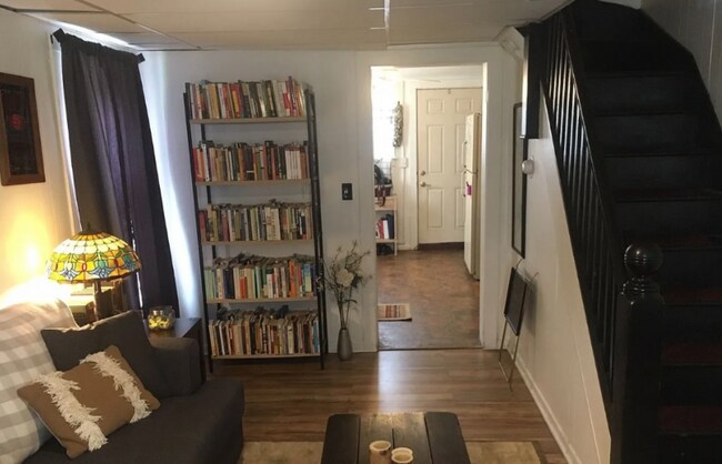 Foto del edificio - 1901 E Main St