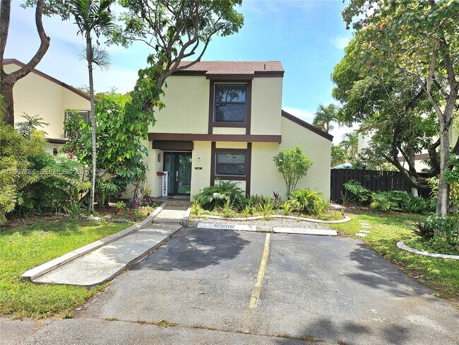 Foto del edificio - 540 NW 99th Pl