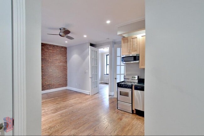 Foto del edificio - 330 E 35th St