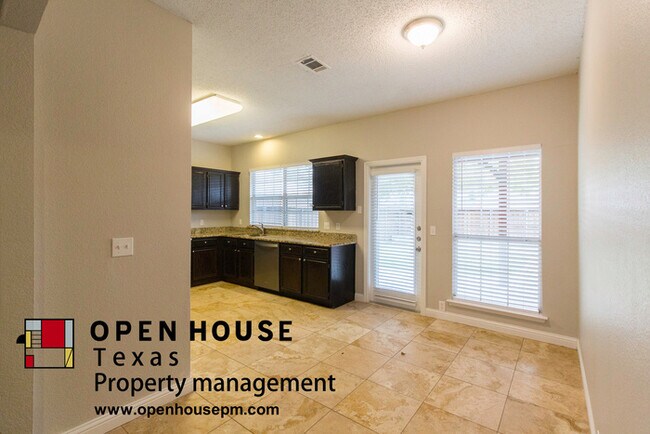 Building Photo - 6916 Chateau Dr, Frisco