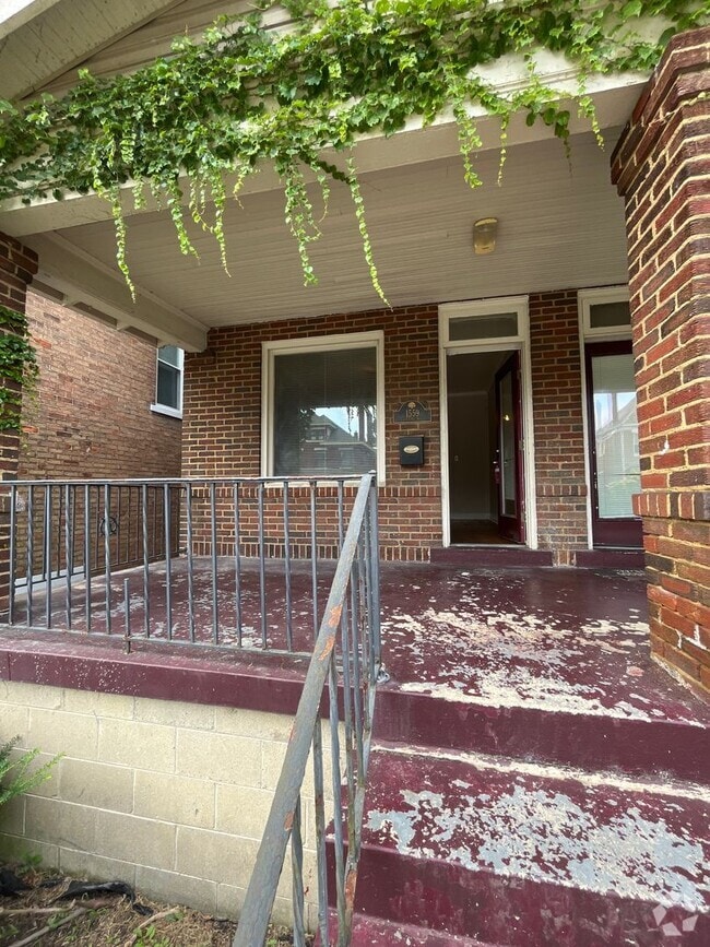 Building Photo - 1557-1559-1559 Clifton Ave