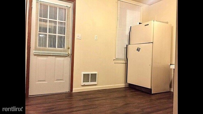 Foto del edificio - 1 br, 1 bath Townhome - 133 Pear Street