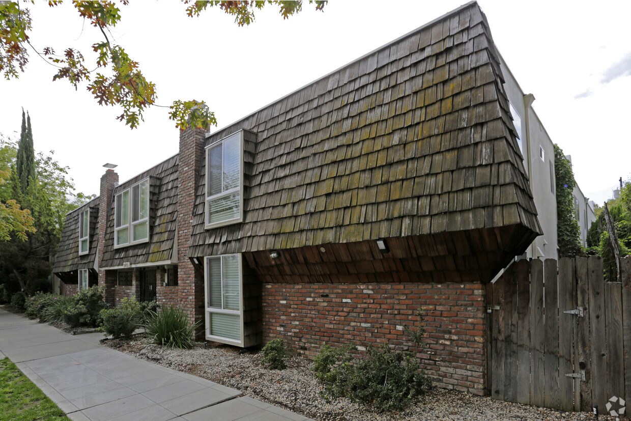 Building Photo - 2410 S St