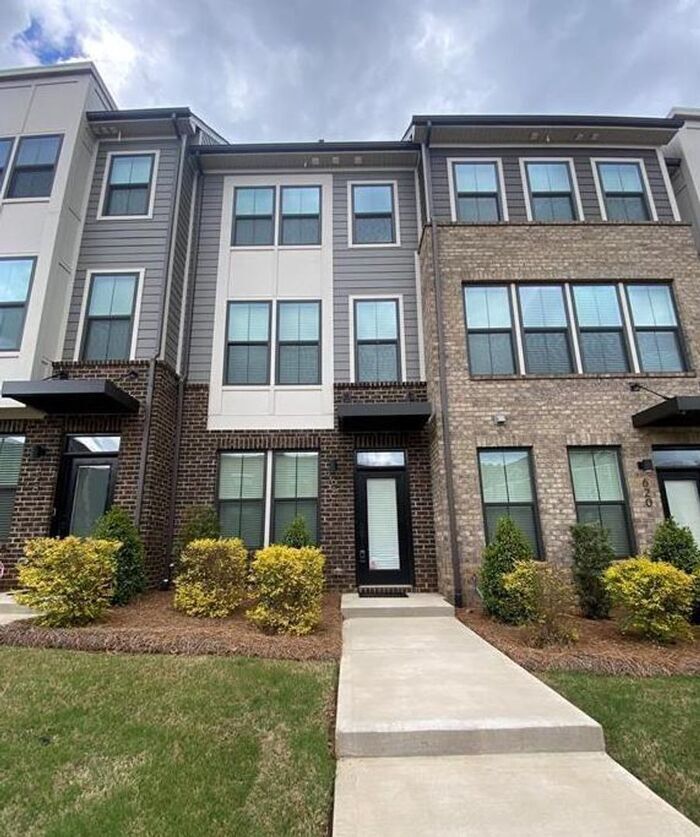 Primary Photo - Luxurious 3BD/3.5BA Townhome in Wendover G...