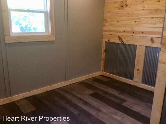 Foto del edificio - 345 7th Ave W