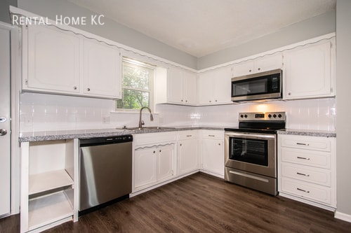 Building Photo - 1512 E Leona-