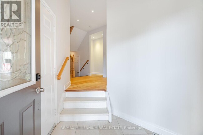 Building Photo - 961-961 Knotty Pine Grove
