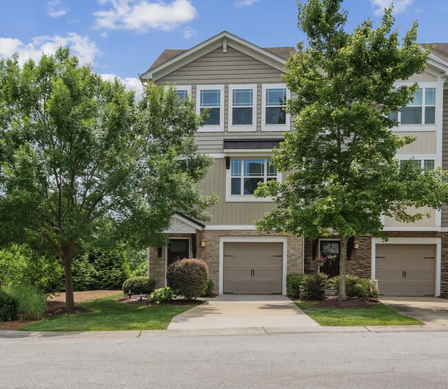 Building Photo - Spacious 3-Bedroom/3.5 Bathroom End-Unit T...