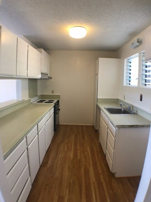 Primary Photo - Hillside Terrace - Spacious 3 Bed, 2.5 Bat...