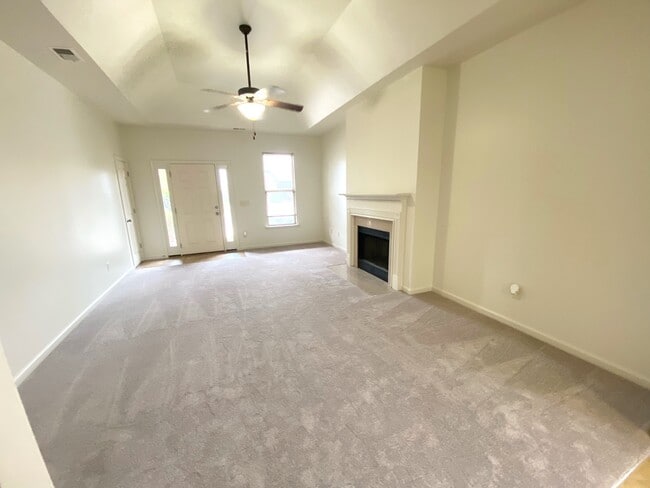 Building Photo - 1091 Washington Dr