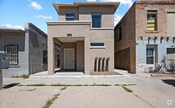 Building Photo - 916 St Vrain St
