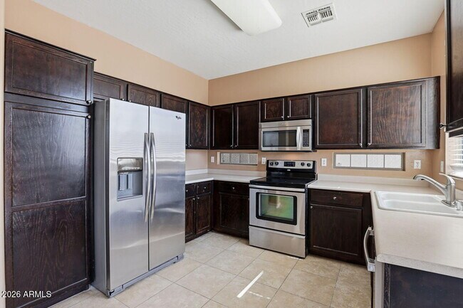 Building Photo - 11433 W Yavapai St