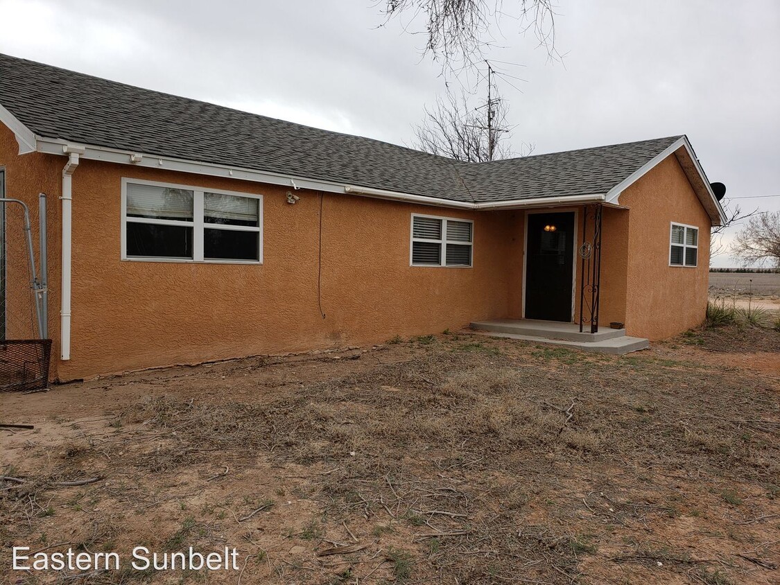 Primary Photo - 915 S Roosevelt Rd Q