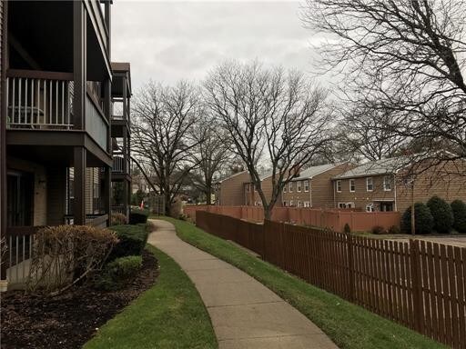 Foto del edificio - 404 Newport Ct