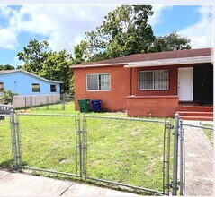 Building Photo - 890 NW 106th St