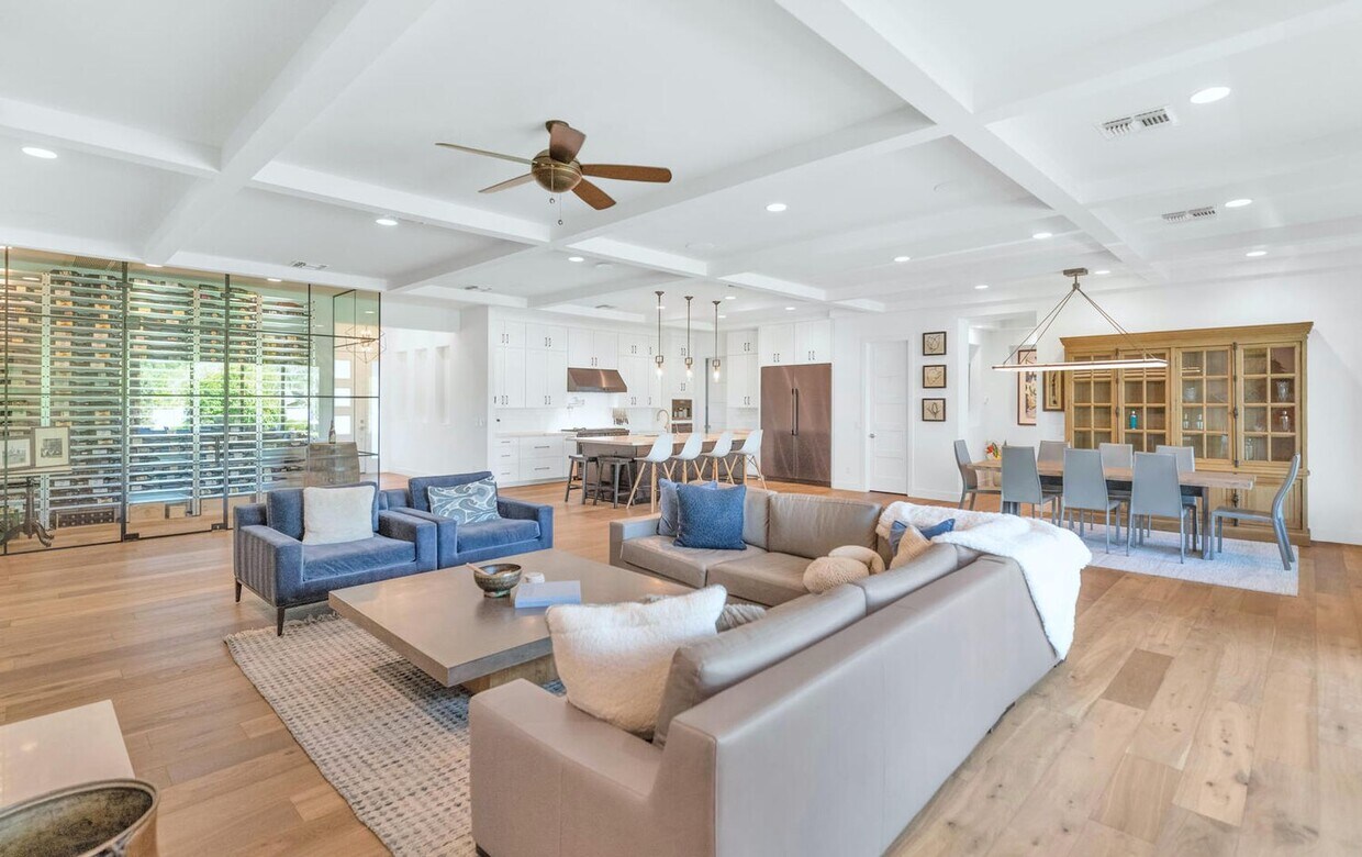 Foto principal - Rates Vary: $12,495 - $24,995