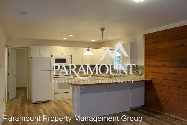 Foto del edificio - 1 br, 1 bath House - 1050 Alaska Ave E