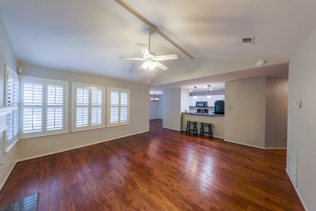 Foto del edificio - 70 Cokeberry Ct