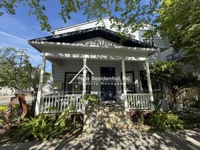 Building Photo - 712 20th St