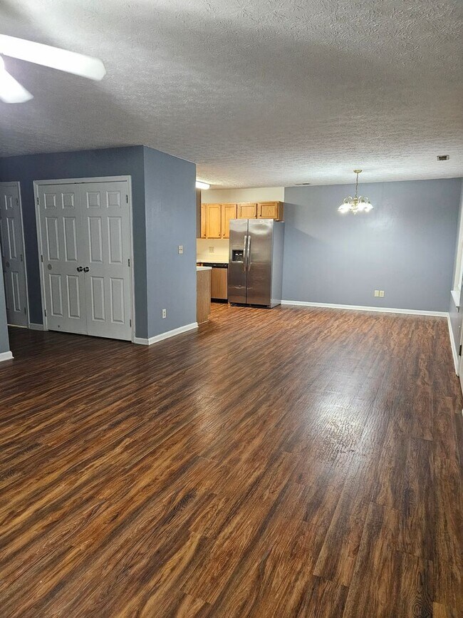 Building Photo - Bittersweet Rd., 104