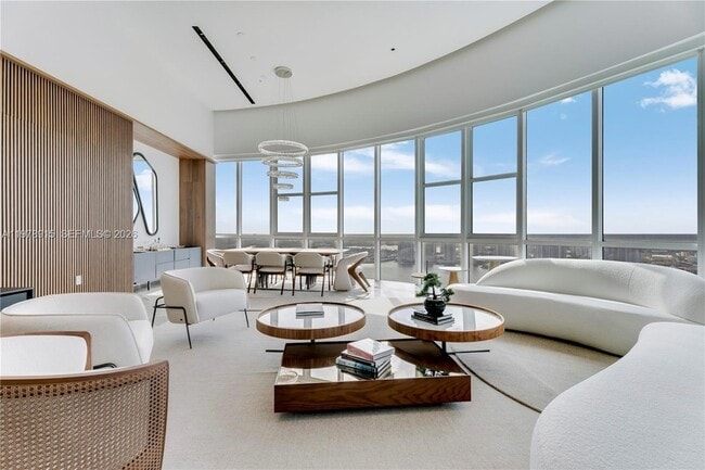 Building Photo - 18201 Collins Ave