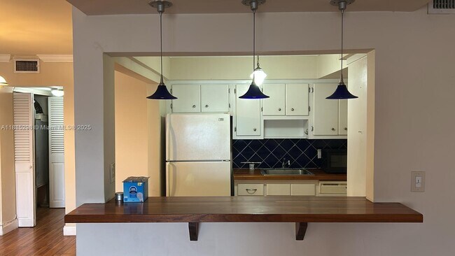 Foto del edificio - 11855 NE 19th Dr
