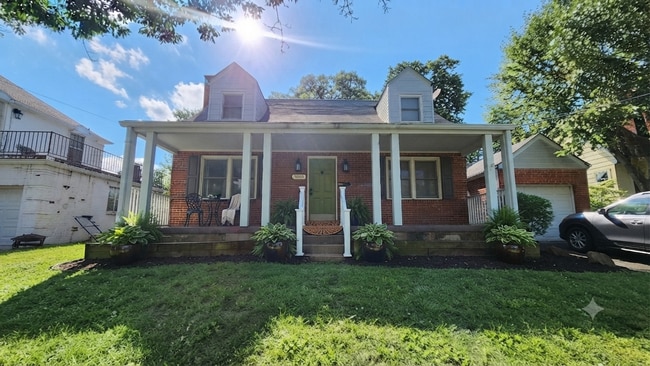 Building Photo - 7123 Glenellyn Drive