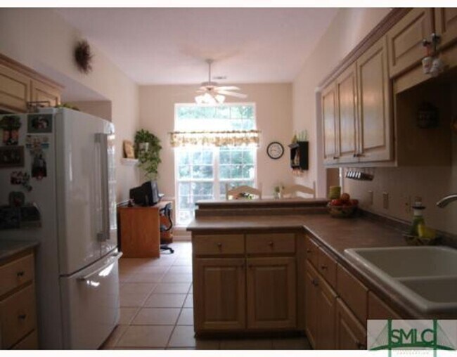 Building Photo - Available June 12!! $2500 a month!!!