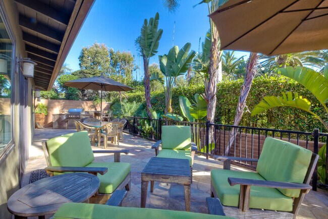 Foto del edificio - 5285 Shore Dr