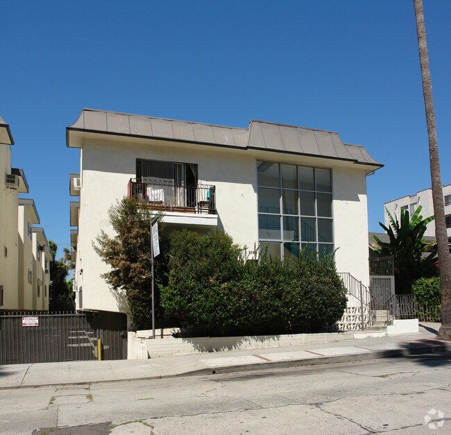 Building Photo - Platinum Twins