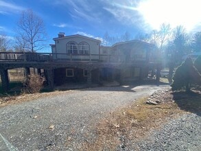 Building Photo - 167 Wagon Wheel Ln