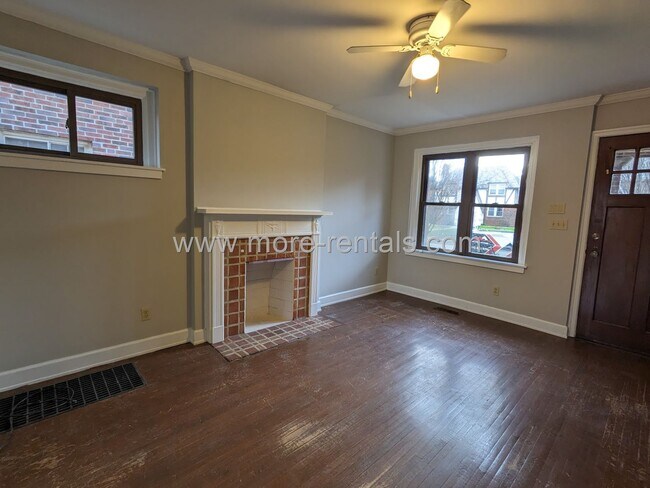 Foto del edificio - 1692-1698 Wyantdotte Rd