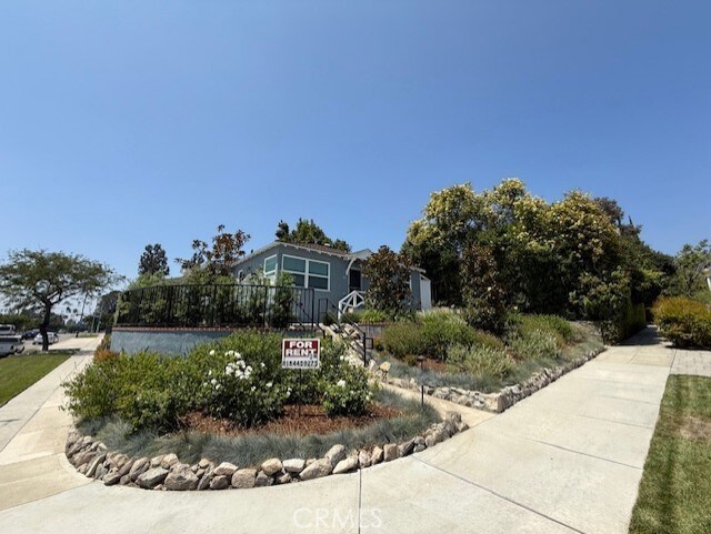 Foto del edificio - 1000 N Glenoaks Blvd