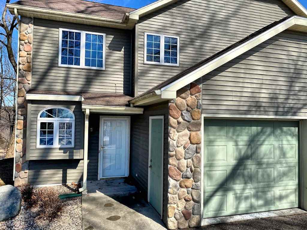 1066 Hillside Dr Unit 1, Wisconsin Dells, WI 53965 Condo for Rent in