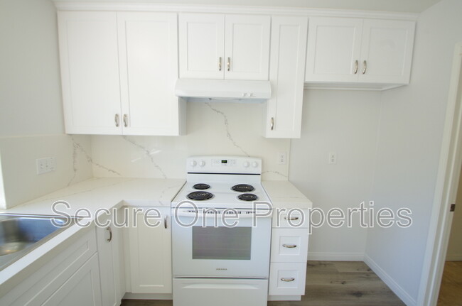 Building Photo - 491 Serento Cir
