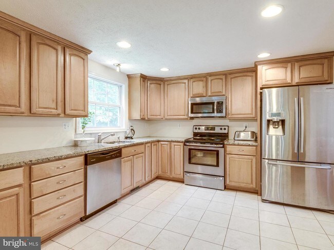 Building Photo - 9711 Locust Hill Dr