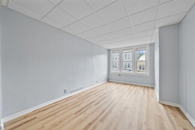 Building Photo - 46 Clarke Ave