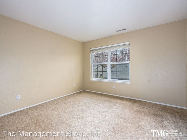 Building Photo - 3 br, 2.5 bath House - 4701 NE 77th Avenue...