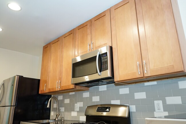 Foto del edificio - 605 Silver Spring Ave