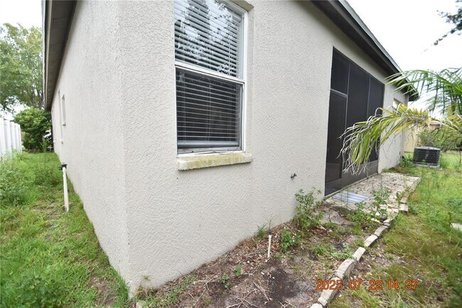 Foto del edificio - 11321 Flora Springs Dr