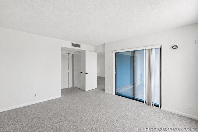 Foto del edificio - 2322 S Cypress Bend Dr