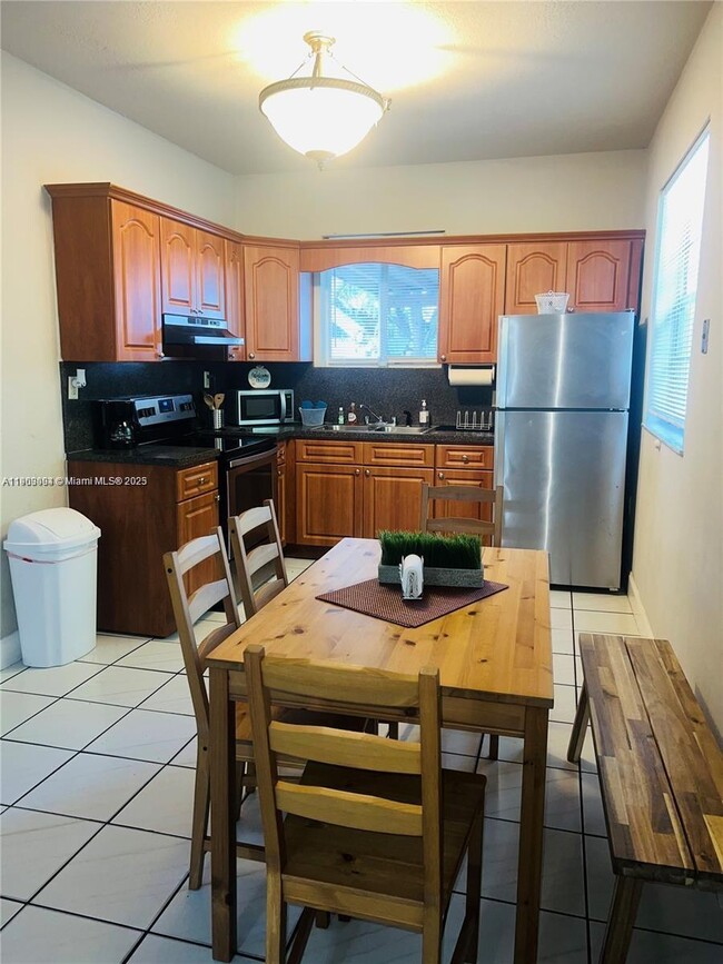 Foto del edificio - 2525 NW 33rd St