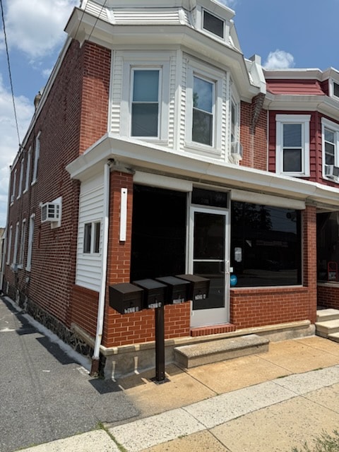Primary Photo - 2911 Lancaster Ave